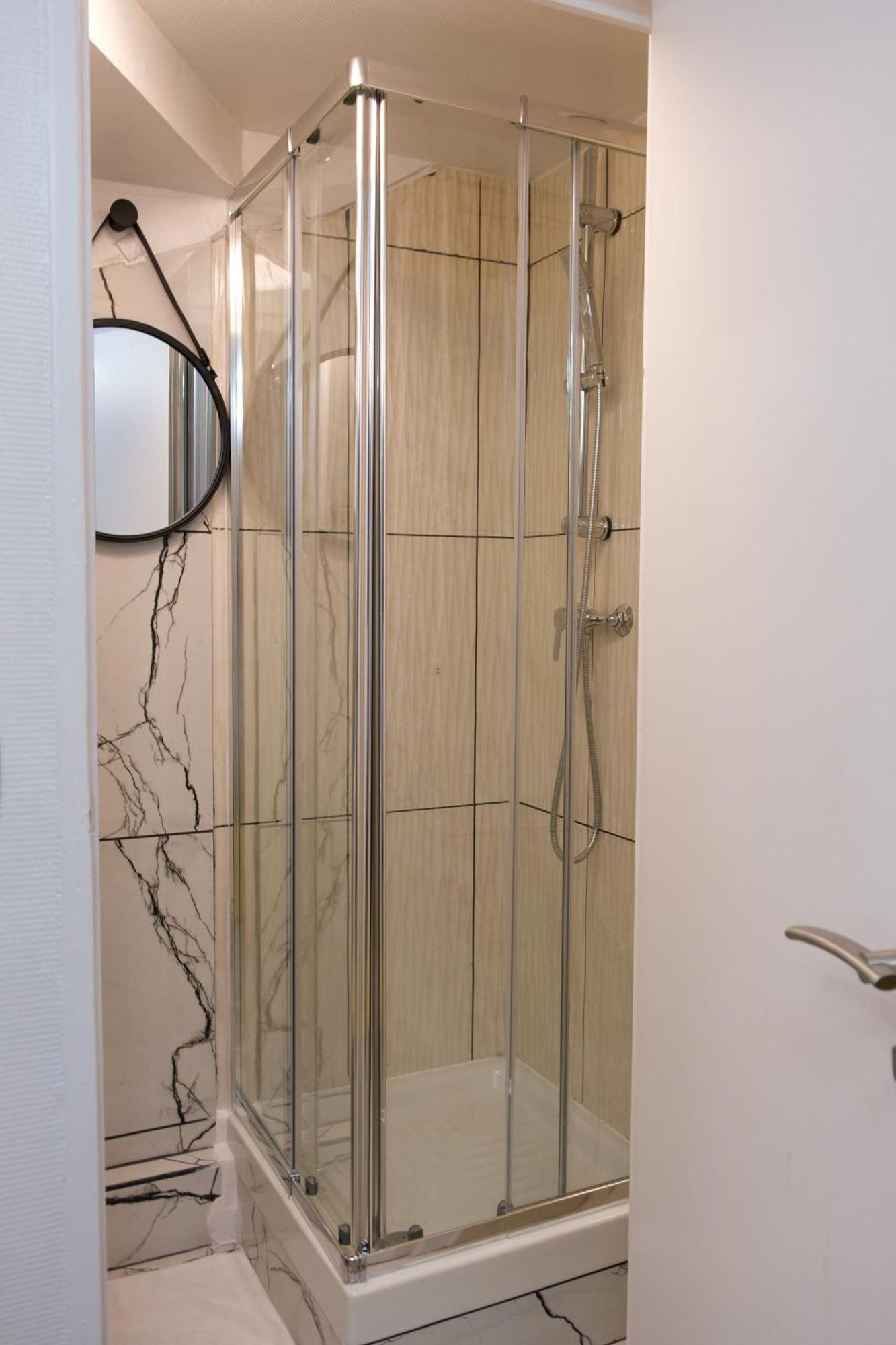 Residence Peace Ле Бурже Екстериор снимка